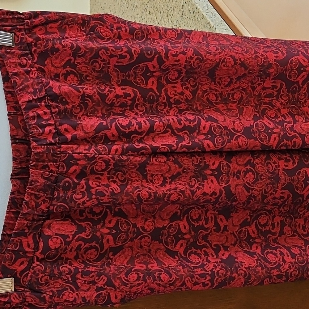 Disney Alice Through The Looking Glass Cropped Ankle Pants